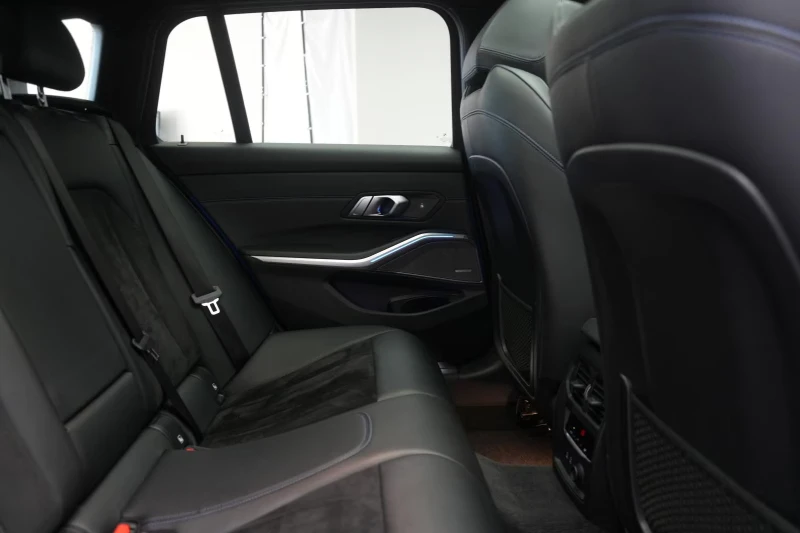 BMW 330 d/256HP/TOURING/M-SPORT/PANO/H&K/NAVI/CPLAY/571g, снимка 15 - Автомобили и джипове - 52367183