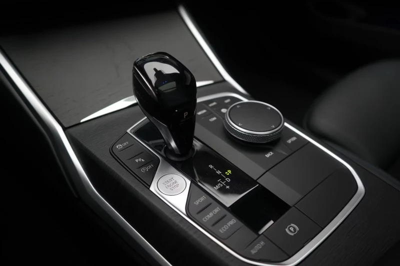 BMW 330 d/256HP/TOURING/M-SPORT/PANO/H&K/NAVI/CPLAY/571g, снимка 11 - Автомобили и джипове - 52367183