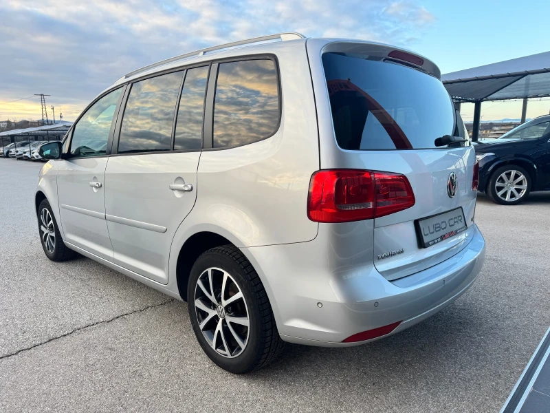 VW Touran 1.6TDI-АВТОМАТИК-NAVI, снимка 4 - Автомобили и джипове - 52680131