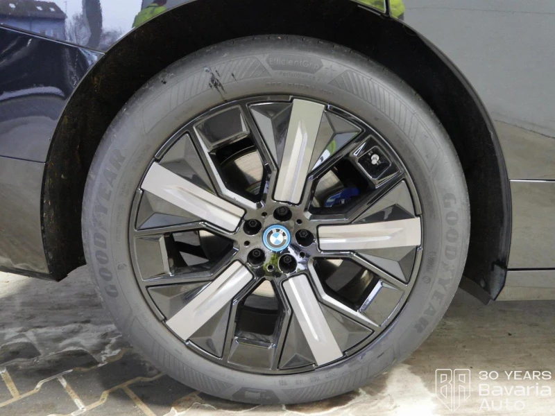 BMW iX 40 xDrive Sport, снимка 15 - Автомобили и джипове - 52727836