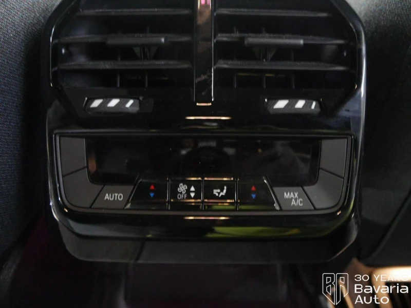 BMW iX 40 xDrive Sport, снимка 12 - Автомобили и джипове - 52727836