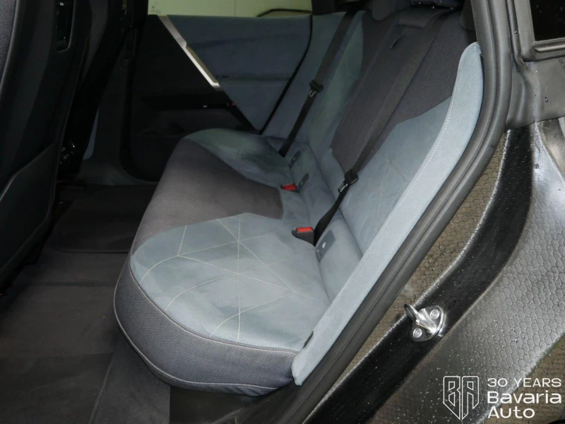 BMW iX 40 xDrive Sport, снимка 8 - Автомобили и джипове - 52727836
