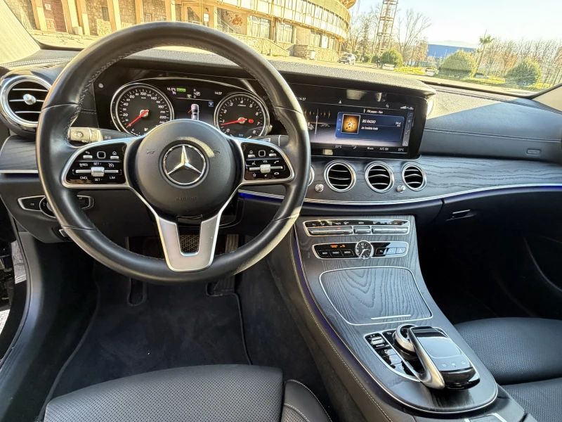 Mercedes-Benz E 200 EQ Boost 4Matic (Avangarde) , снимка 6 - Автомобили и джипове - 52792677
