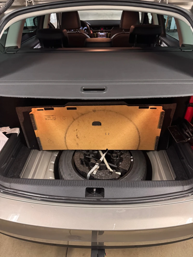 Skoda Octavia 2.0 TDI Elegance, снимка 12 - Автомобили и джипове - 53098578