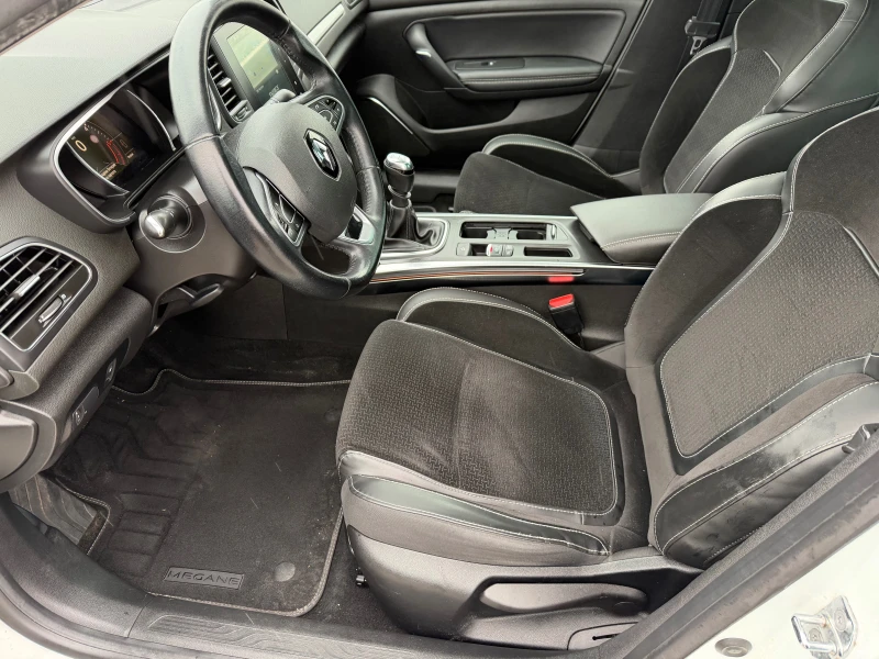 Renault Megane 1.6 DCI, снимка 9 - Автомобили и джипове - 53269517