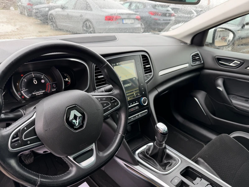 Renault Megane 1.6 DCI, снимка 11 - Автомобили и джипове - 53269517