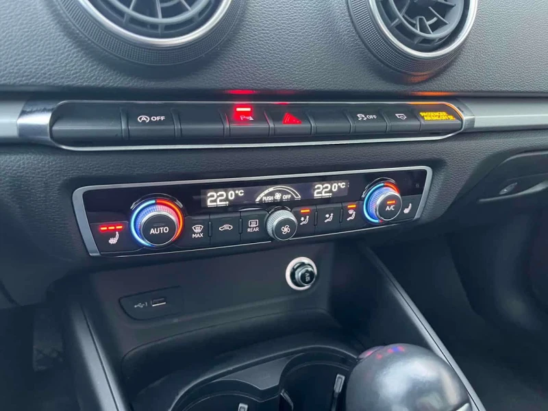 Audi A3 * Komfort * CARFAX * ПАНО * KEYLESS * ПОДГРЕВИ * , снимка 11 - Автомобили и джипове - 53584538