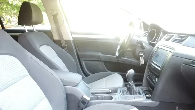 Skoda Superb, снимка 11 - Автомобили и джипове - 52395923