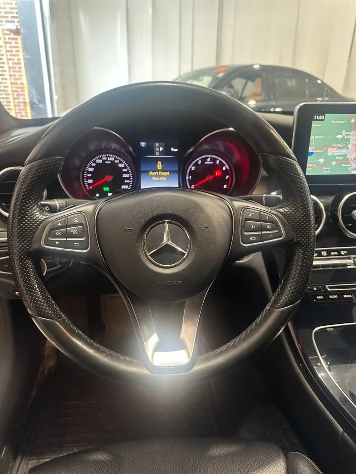 Mercedes-Benz C 300 4MATIC * * CARFAX * * АВТО КРЕДИТ * *  - изображение 10