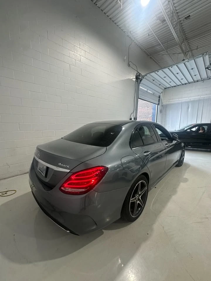 Mercedes-Benz C 300 4MATIC * * CARFAX * * АВТО КРЕДИТ * *  - изображение 4