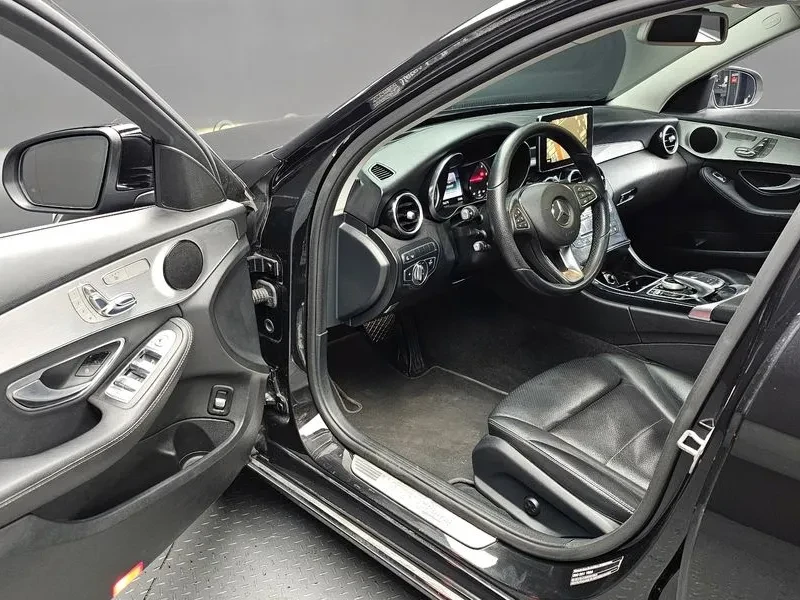 Mercedes-Benz C 220, снимка 11 - Автомобили и джипове - 54282442