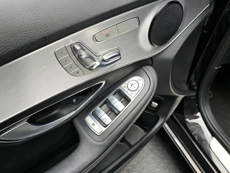 Mercedes-Benz C 220, снимка 16 - Автомобили и джипове - 54282442