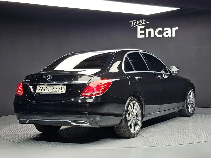 Mercedes-Benz C 220, снимка 2 - Автомобили и джипове - 54282442