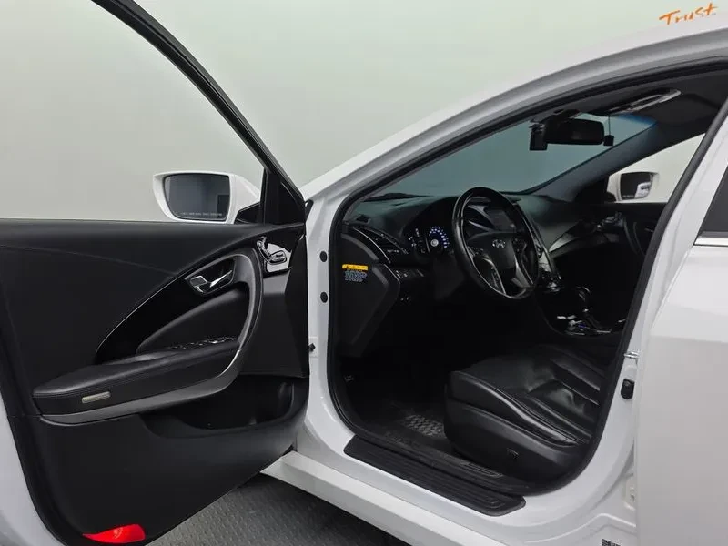 Hyundai Grandeur 2.4, снимка 10 - Автомобили и джипове - 54626072