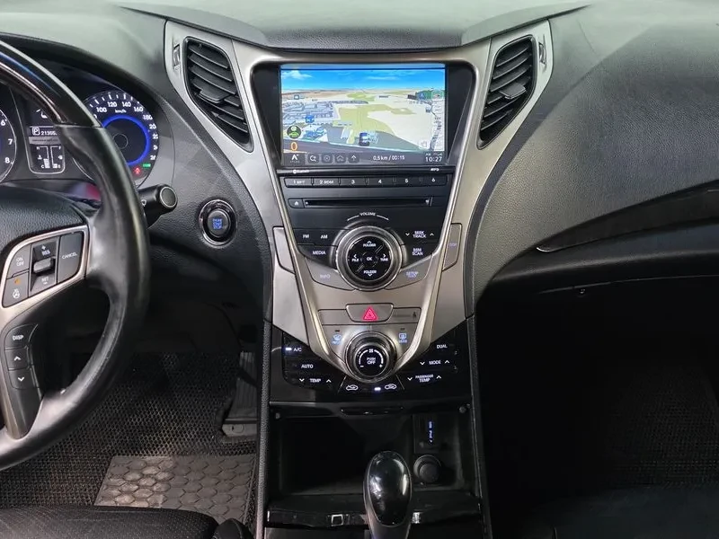 Hyundai Grandeur 2.4, снимка 14 - Автомобили и джипове - 54626072