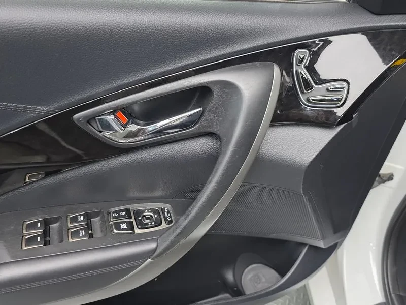 Hyundai Grandeur 2.4, снимка 11 - Автомобили и джипове - 54626072