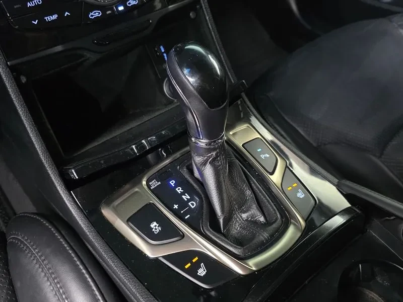 Hyundai Grandeur 2.4, снимка 9 - Автомобили и джипове - 54626072