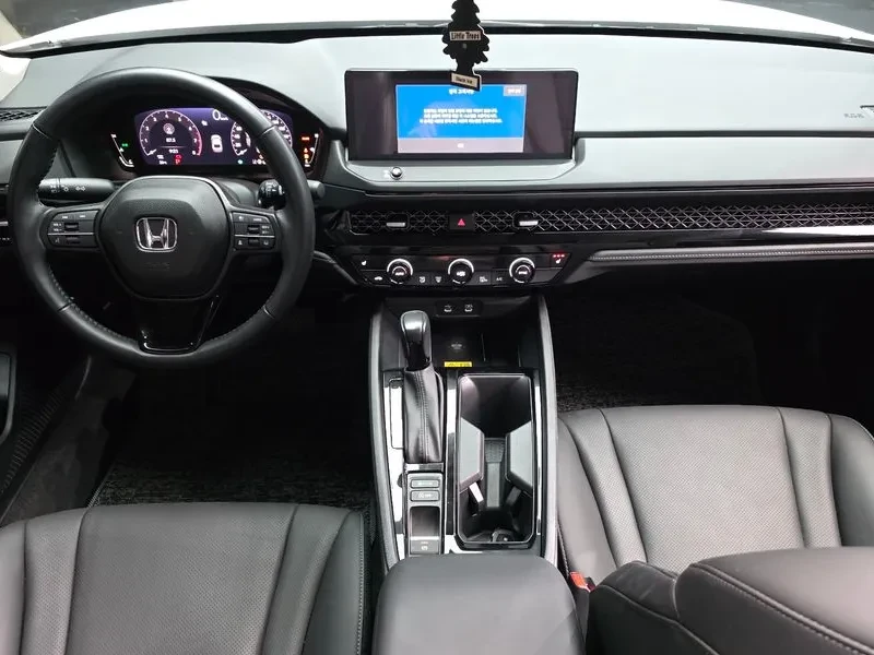 Honda Accord 1.5 Turbo, снимка 7 - Автомобили и джипове - 55815320