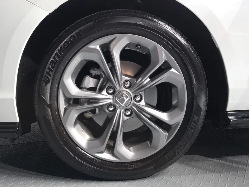 Honda Accord 1.5 Turbo, снимка 5 - Автомобили и джипове - 55815320