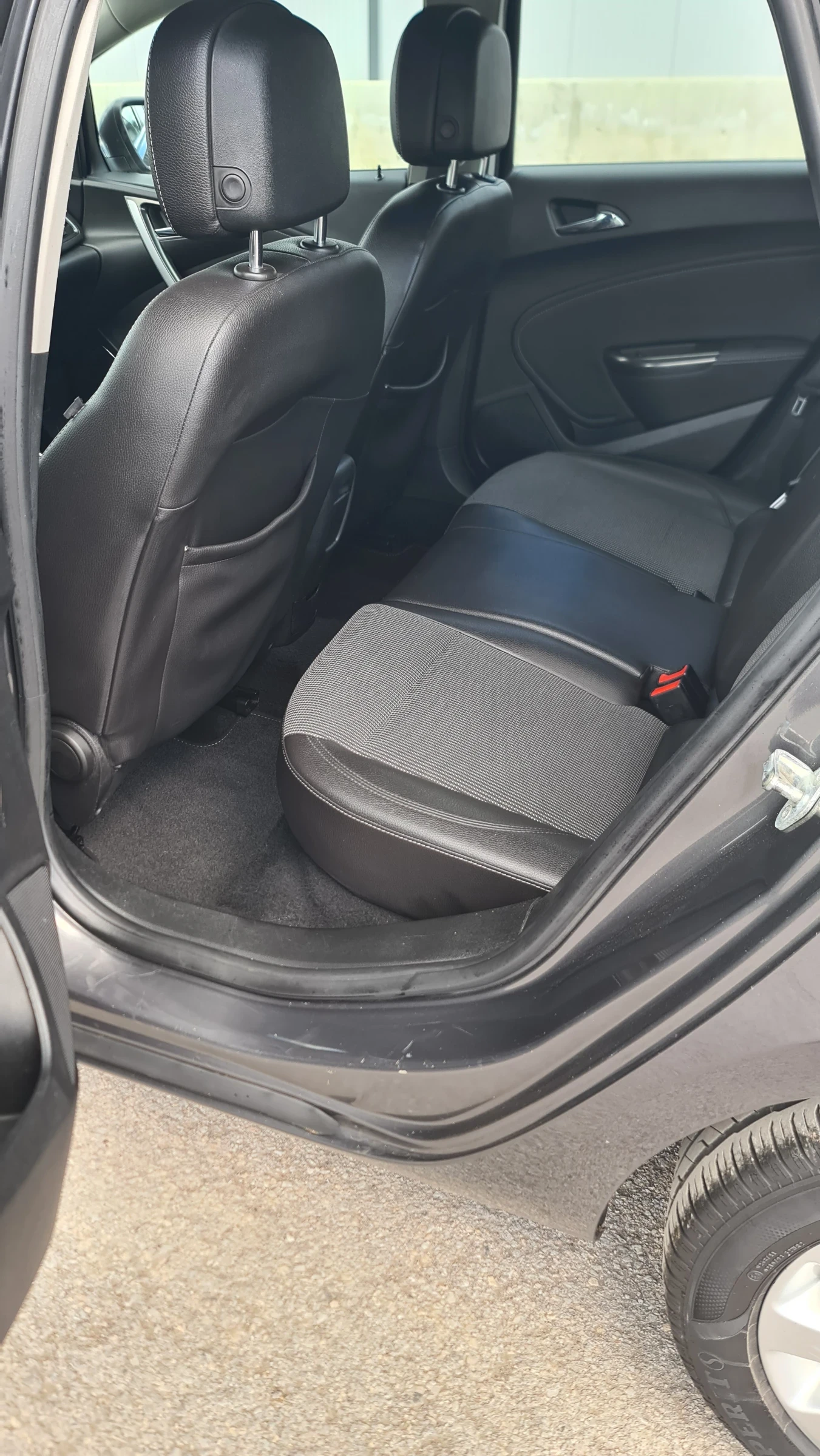 Opel Astra 1.7CDTI COSMO - изображение 8