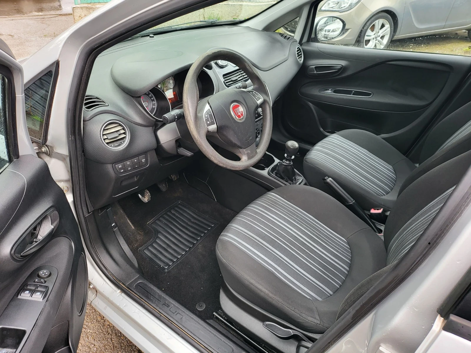 Fiat Punto EVO 1.2 I euro 5 - изображение 7