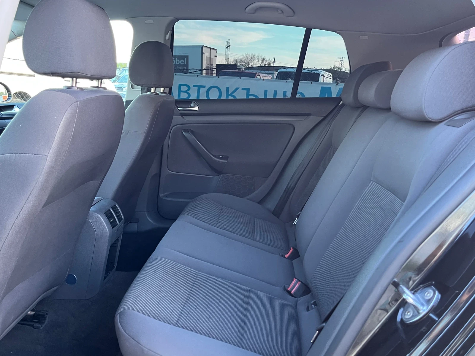 VW Golf 5  1.4i  trend | Mobile.bg   15