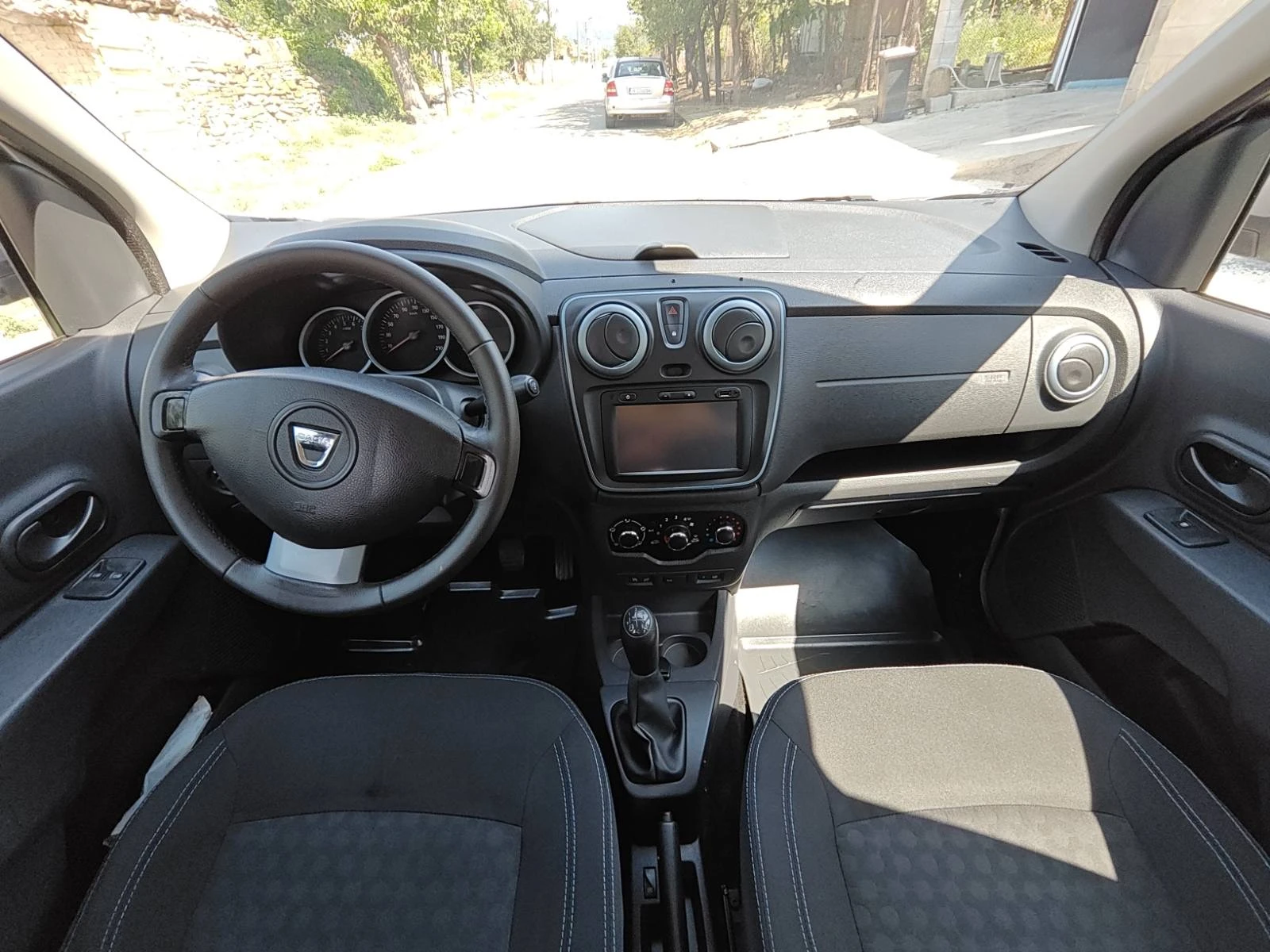 Dacia Lodgy 1.2 Turbo Stepway Swiss - изображение 10