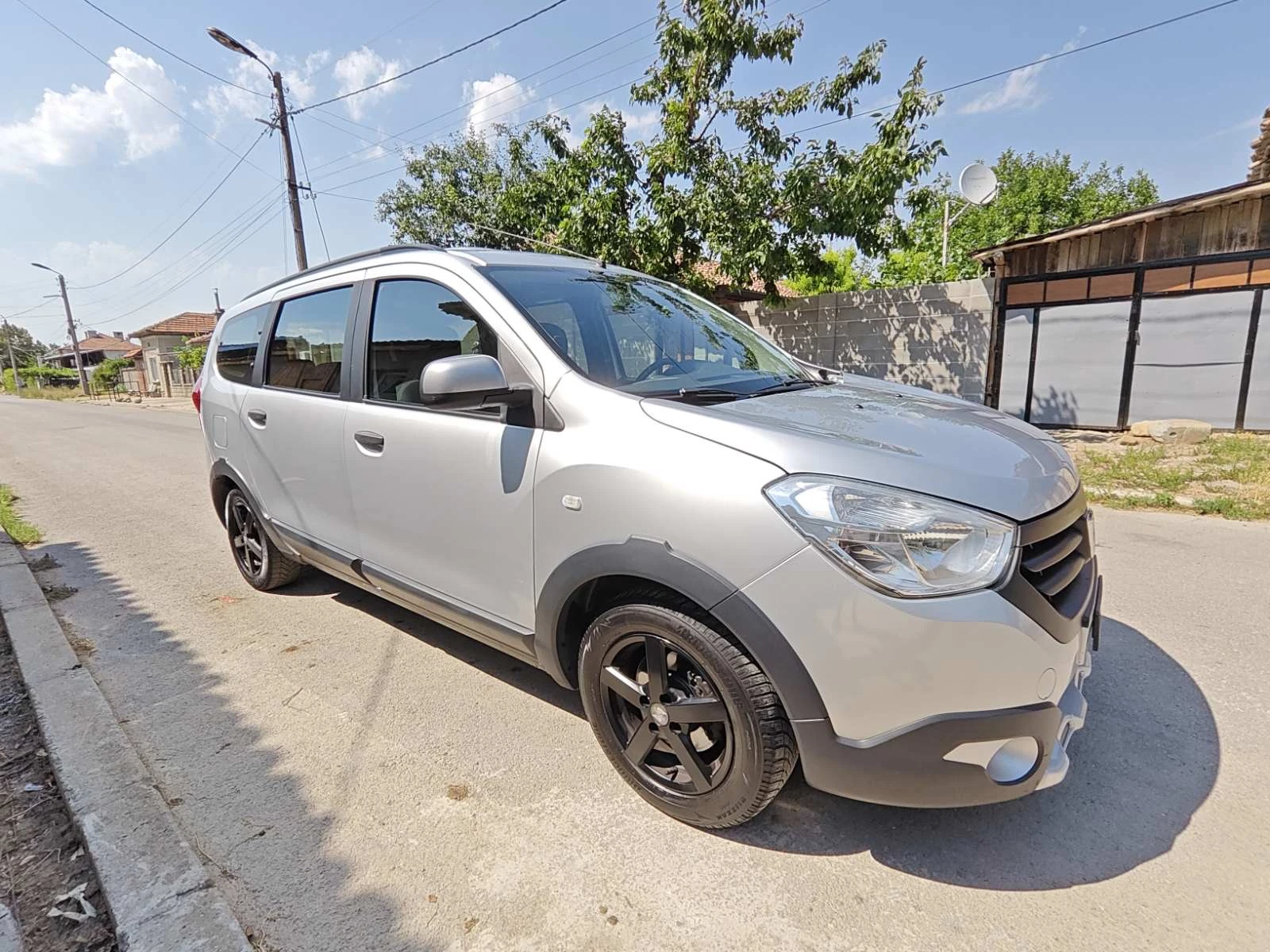 Dacia Lodgy 1.2 Turbo Stepway Swiss - изображение 8
