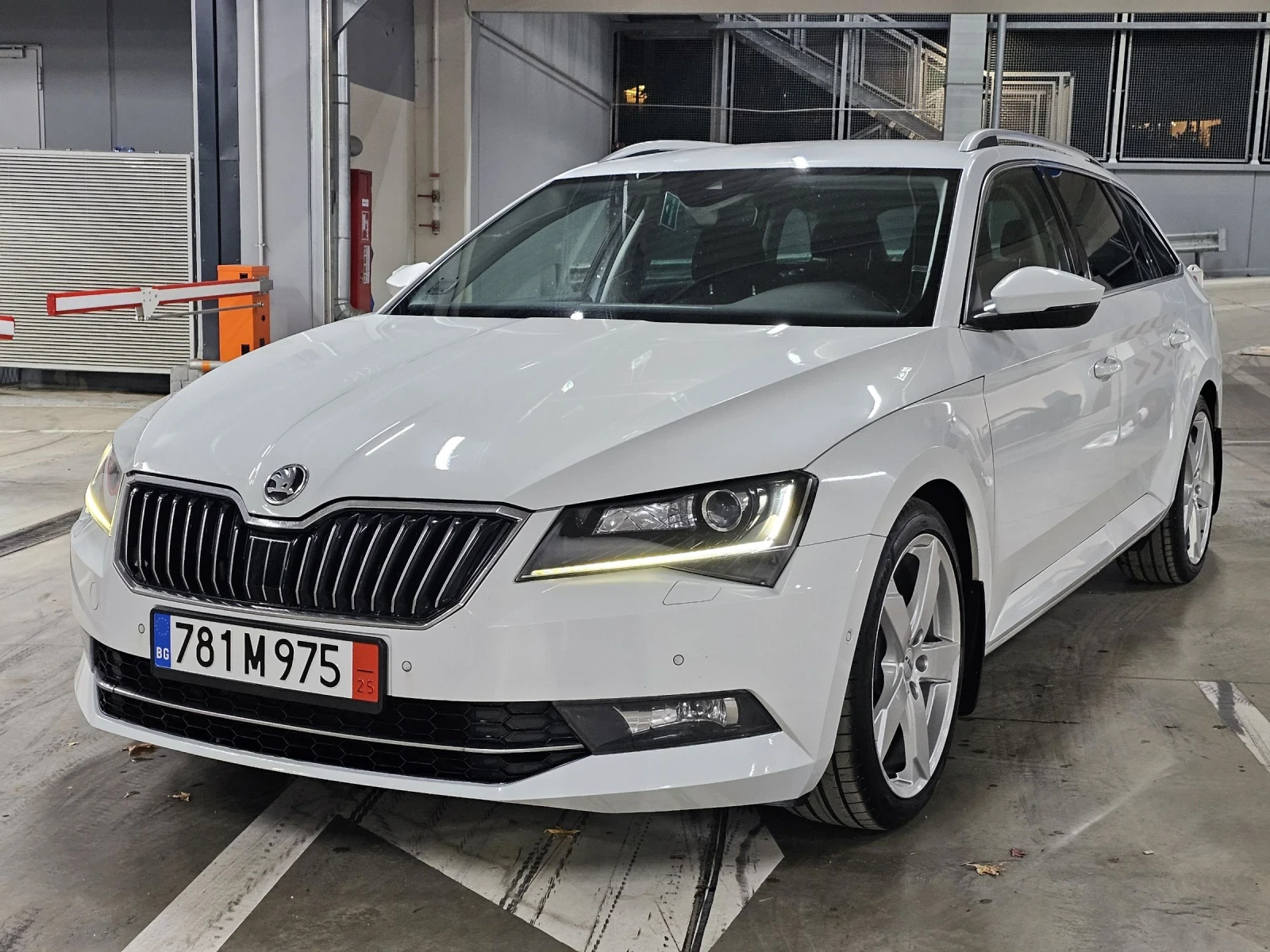 Skoda Superb 2.0tdi, 190., DSG 6. | Mobile.bg   2