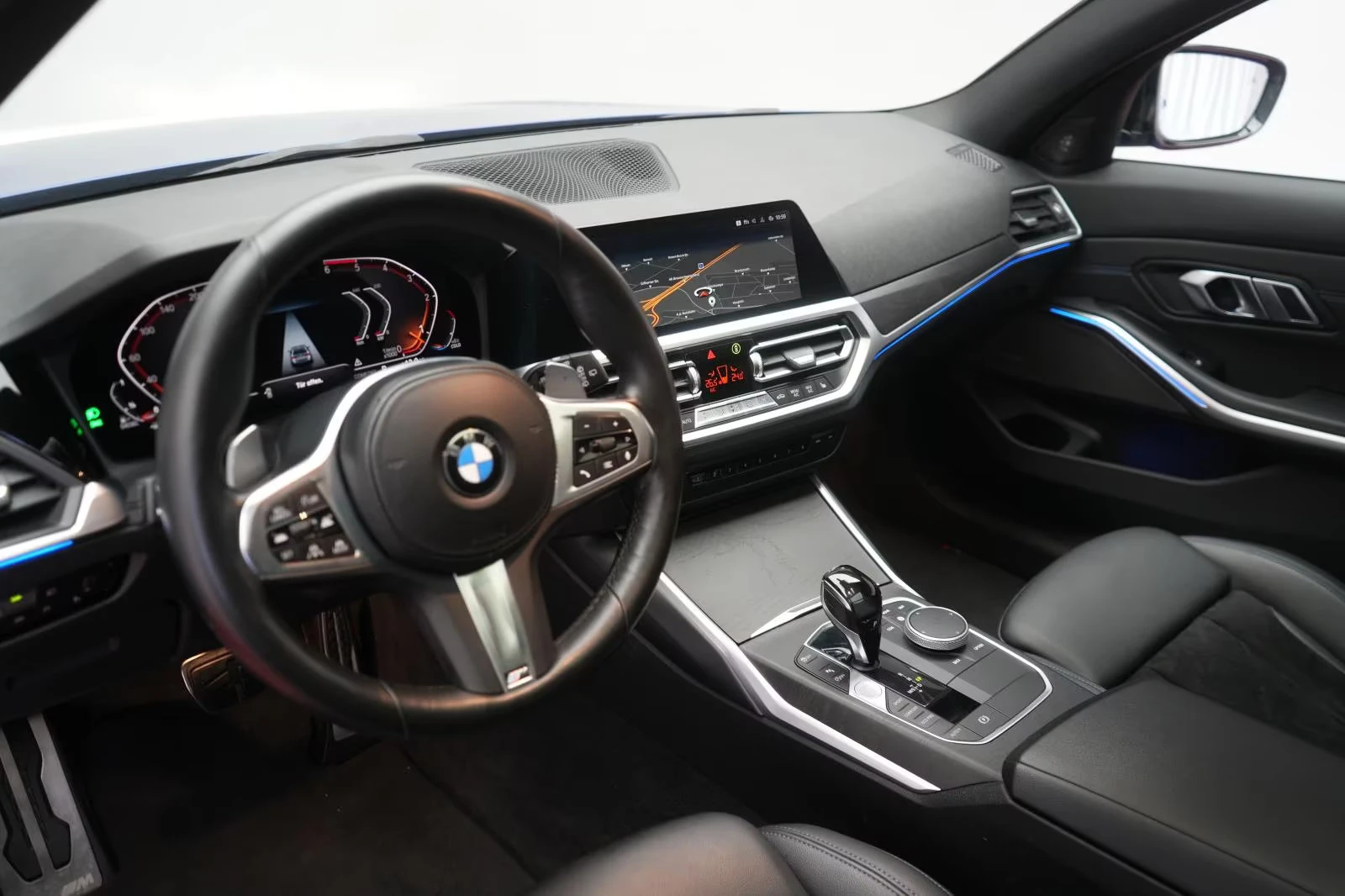 BMW 330 d/256HP/TOURING/M-SPORT/PANO/H&K/NAVI/CPLAY/571g - изображение 9