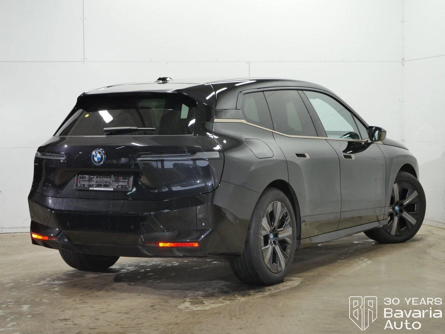 BMW iX 40 xDrive Sport - изображение 3