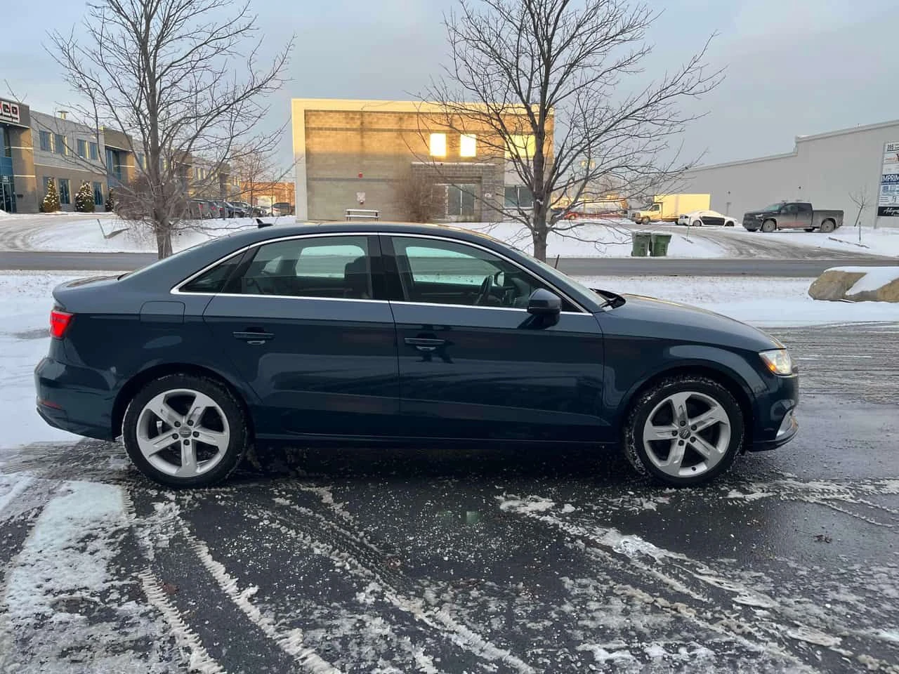 Audi A3 * Komfort * CARFAX * ПАНО * KEYLESS * ПОДГРЕВИ *  - изображение 3