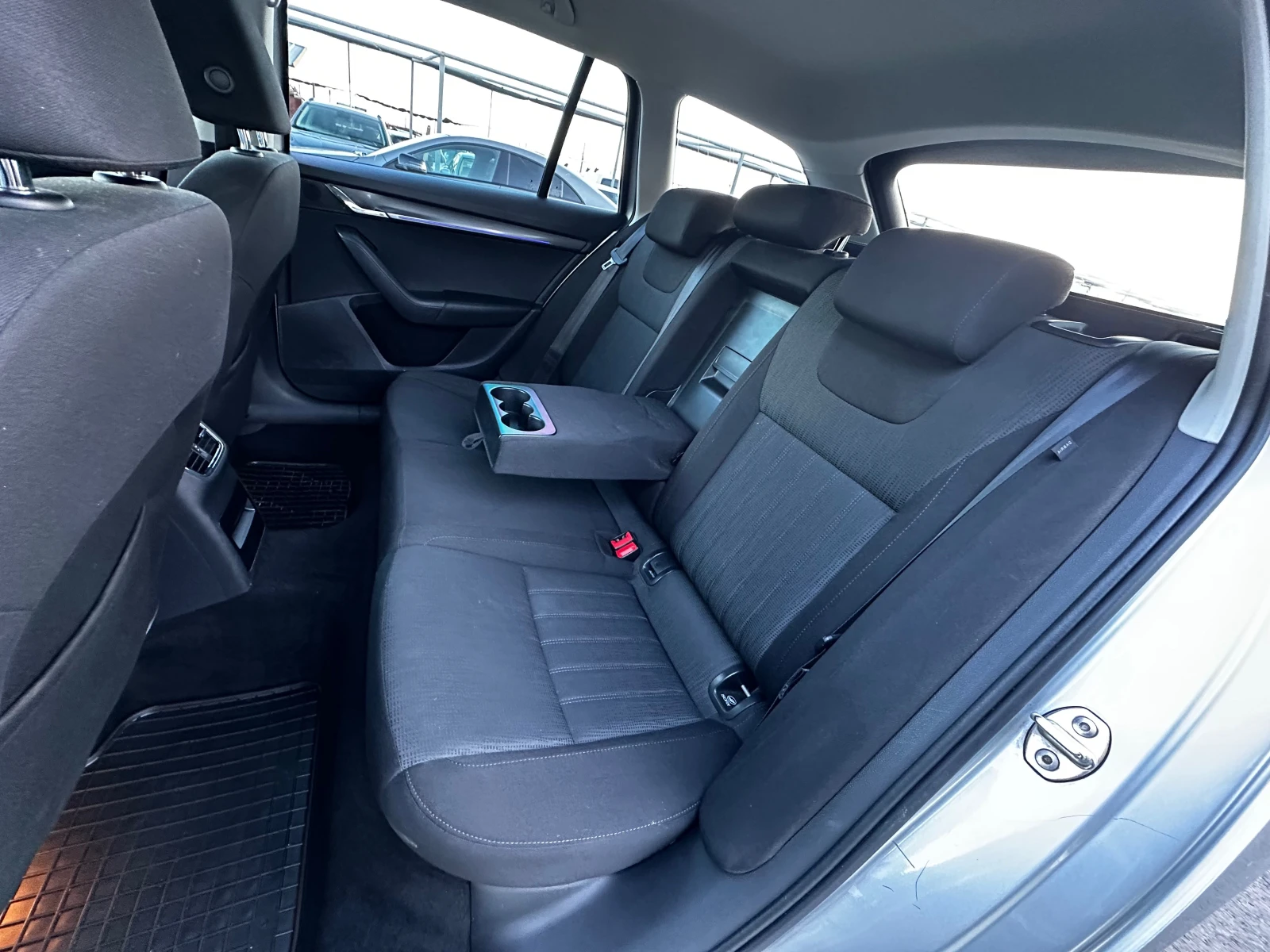 Skoda Octavia 2.0TDI 150�.� DSG 2020� | Mobile.bg � ����������� 15