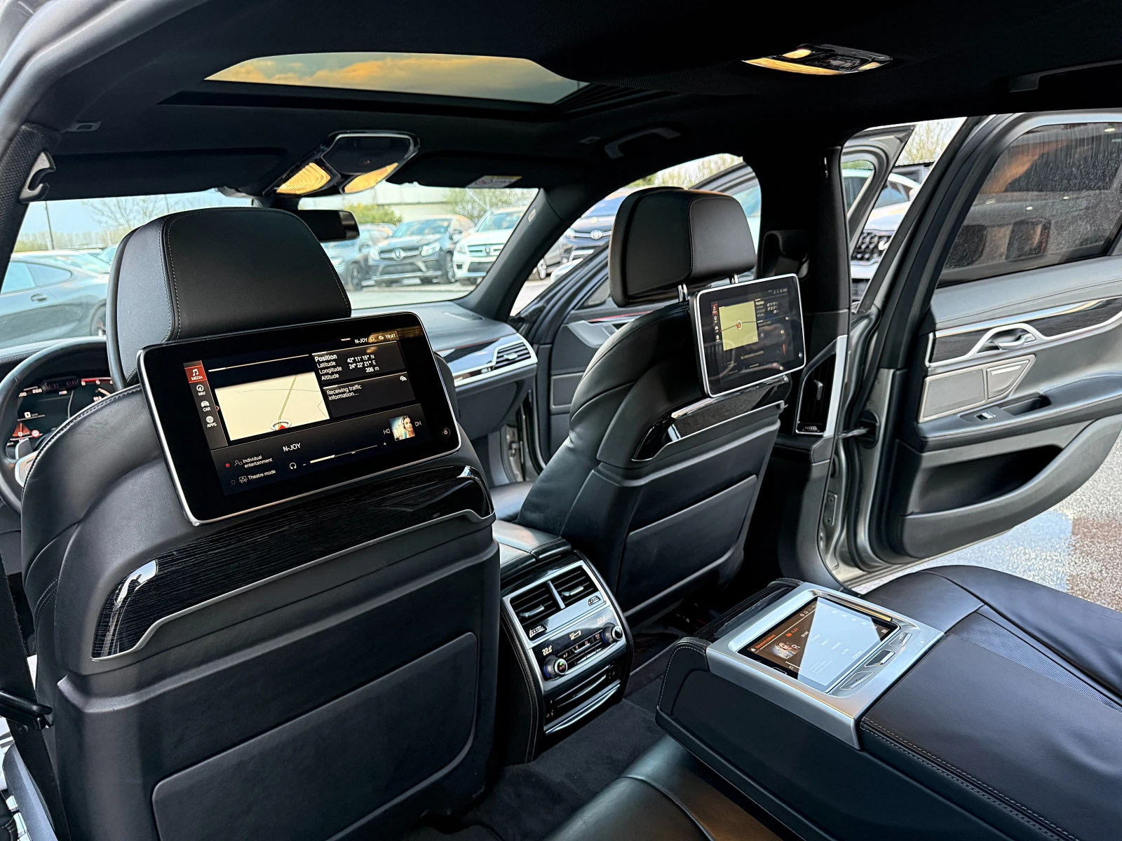 BMW 730 FACE-xDrive-Distronik-Hesd Up-Vakum-360Kameri-FULL, снимка 15 - Автомобили и джипове - 54181154