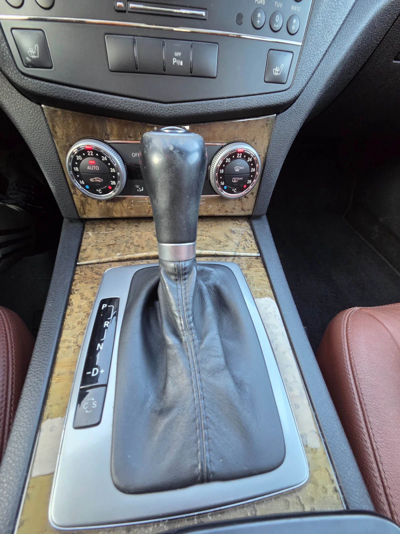 Mercedes-Benz C 320 Avantgarde 4Matic 7G-Tronic, снимка 8 - Автомобили и джипове - 54344937