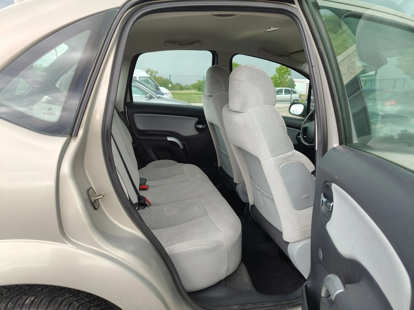 Citroen C3 1.6i automatic 110 Хил.км, снимка 17 - Автомобили и джипове - 54609296