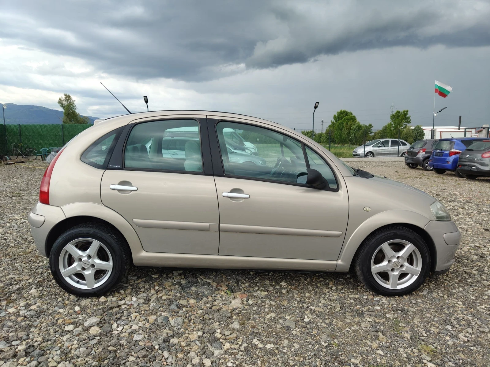 Citroen C3 1.6i automatic 110 Хил.км, снимка 8 - Автомобили и джипове - 54609296