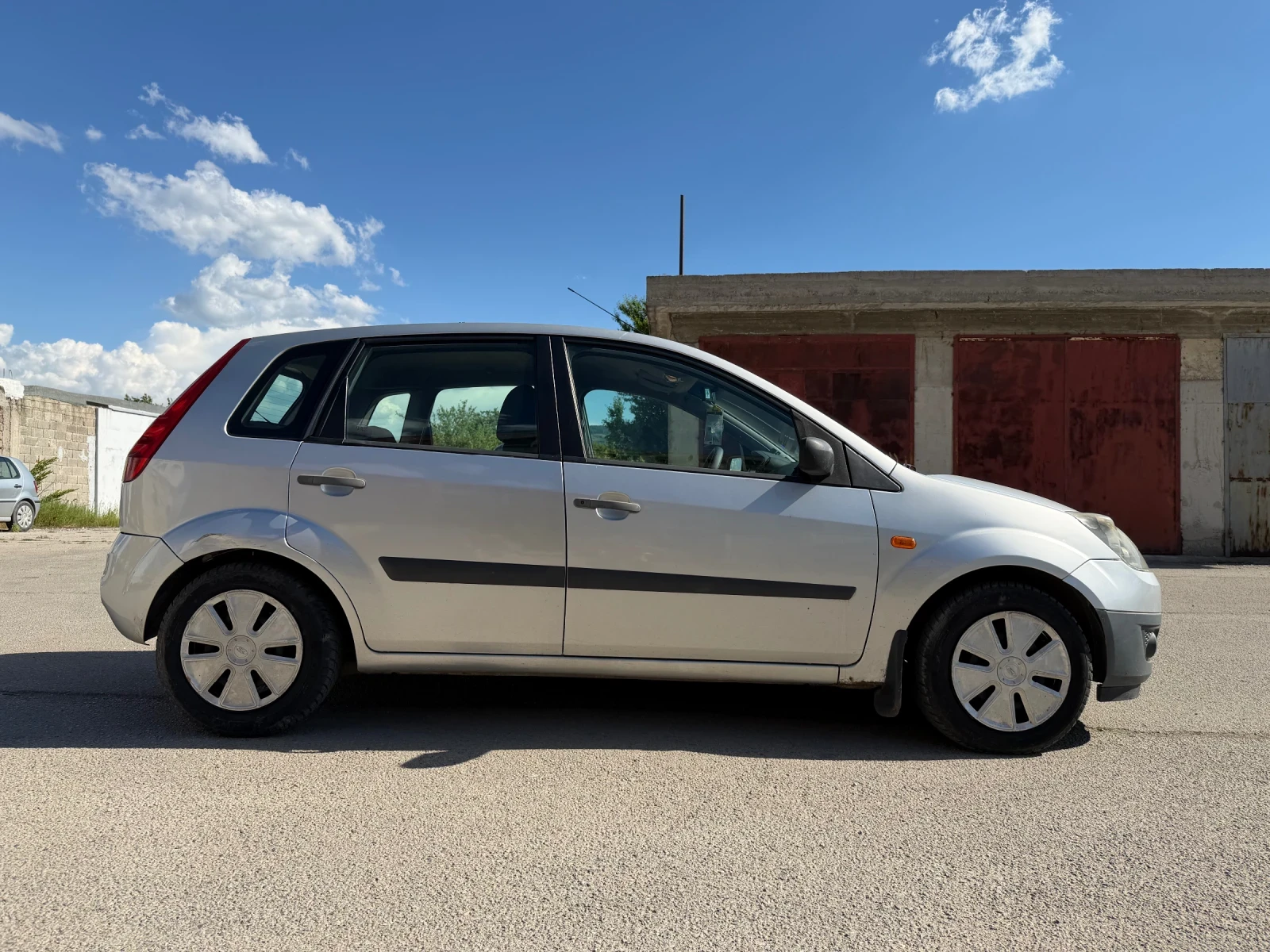 Ford Fiesta 1, 4i-ПървиСобственик-130000км.-НОВА, снимка 4 - Автомобили и джипове - 54691580