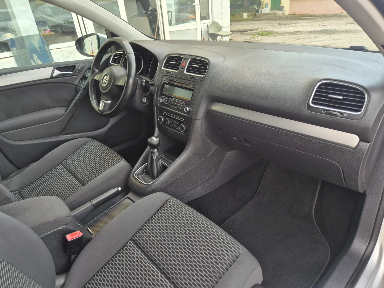 VW Golf 1.6TDI 105К.С. ITALY, снимка 12 - Автомобили и джипове - 54767007