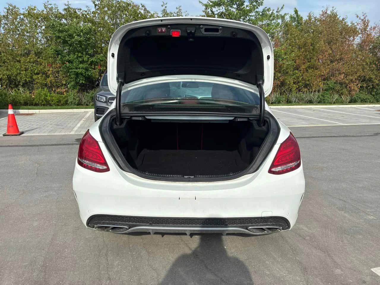Mercedes-Benz C 43 AMG 4MATIC * ГЛАВНО ПРЕДСТАВИТЕЛСТВО НА MERCEDES* , снимка 13 - Автомобили и джипове - 54847125