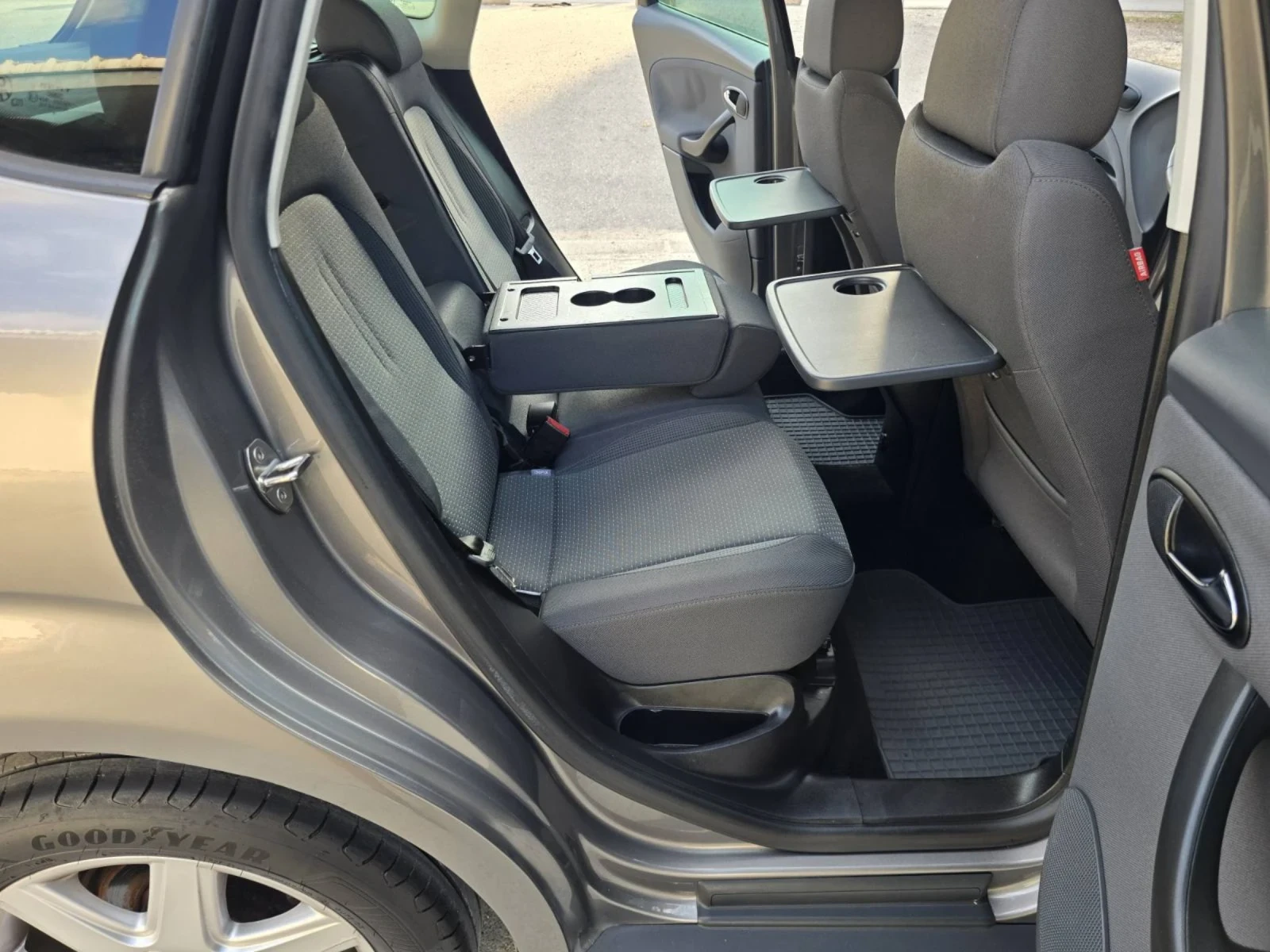 Seat Altea 1.9TDI XL XENON , снимка 13 - Автомобили и джипове - 55197140