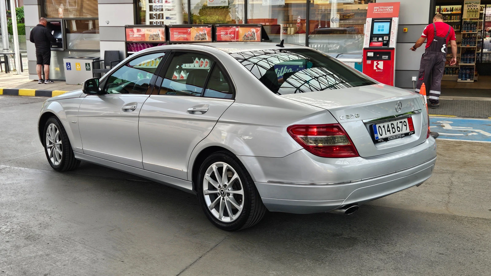 Mercedes-Benz C 220 2.2Cdi 646kod/KOJA/NAVIG/ TOP, снимка 4 - Автомобили и джипове - 55409693