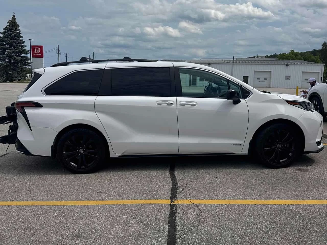 Toyota Sienna * FWD * АВТОКРЕДИТ БЕЗ ПЪРВОНАЧАЛНА ВНОСКА* , снимка 3 - Автомобили и джипове - 55427692