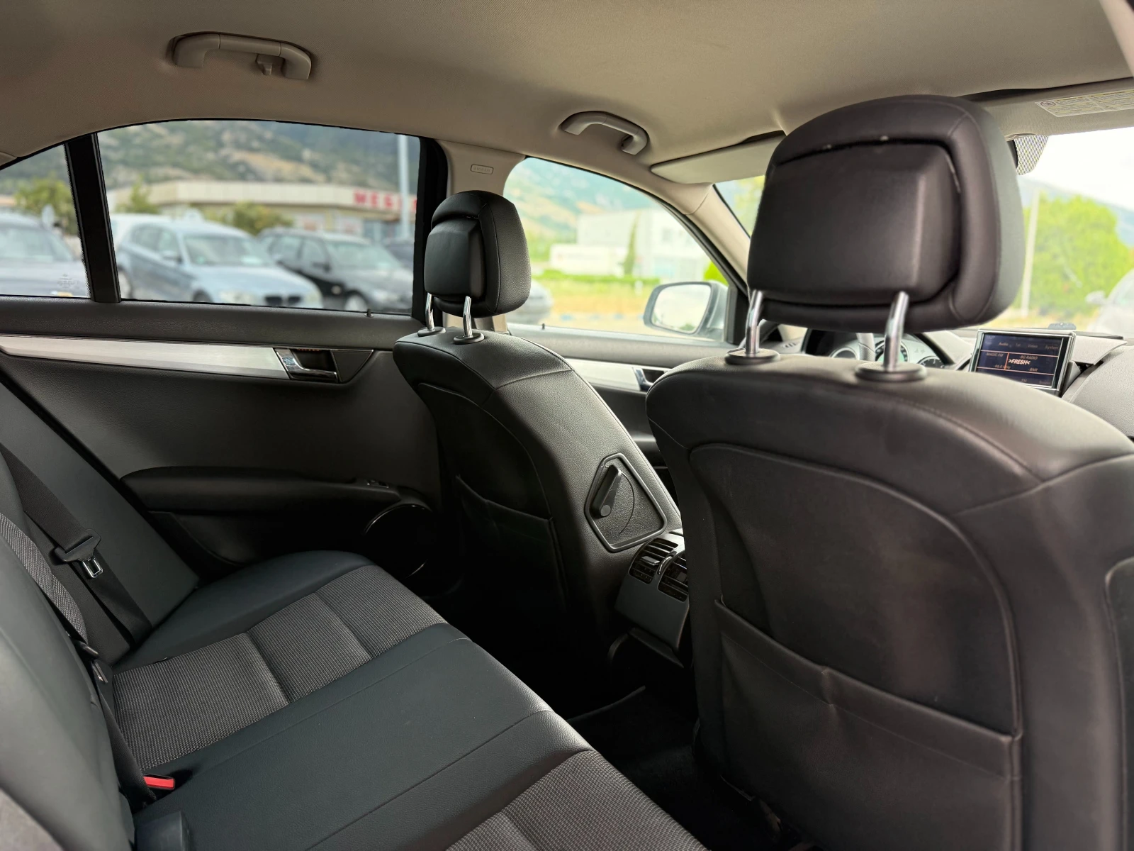 Mercedes-Benz C 220 Avantgarde/Navi/Подгрев, снимка 8 - Автомобили и джипове - 55433947