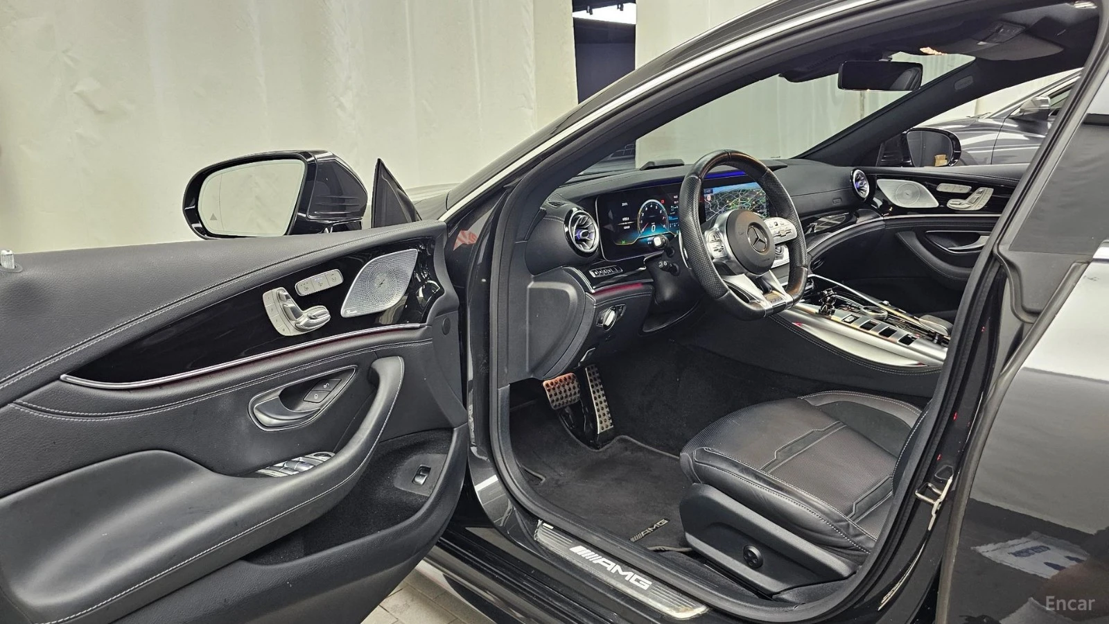 Mercedes-Benz AMG GT 43* 4MATIC* ДИСТРОНИК* 360* КАМЕРА* ОБДУХВАНЕ* , снимка 8 - Автомобили и джипове - 55528533