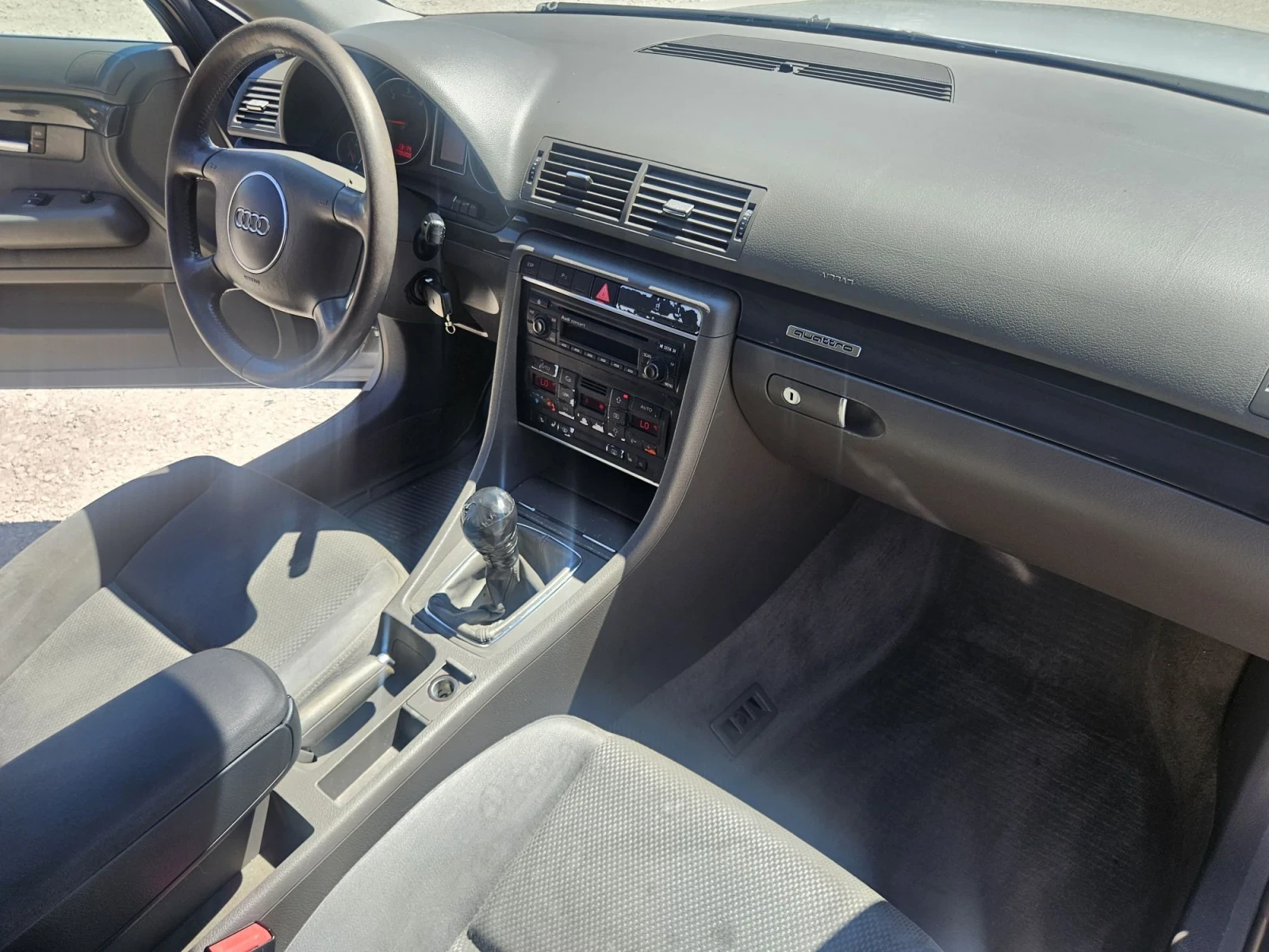 Audi A4 2.5 TDI 180ps* Ръчка, снимка 7 - Автомобили и джипове - 55689760
