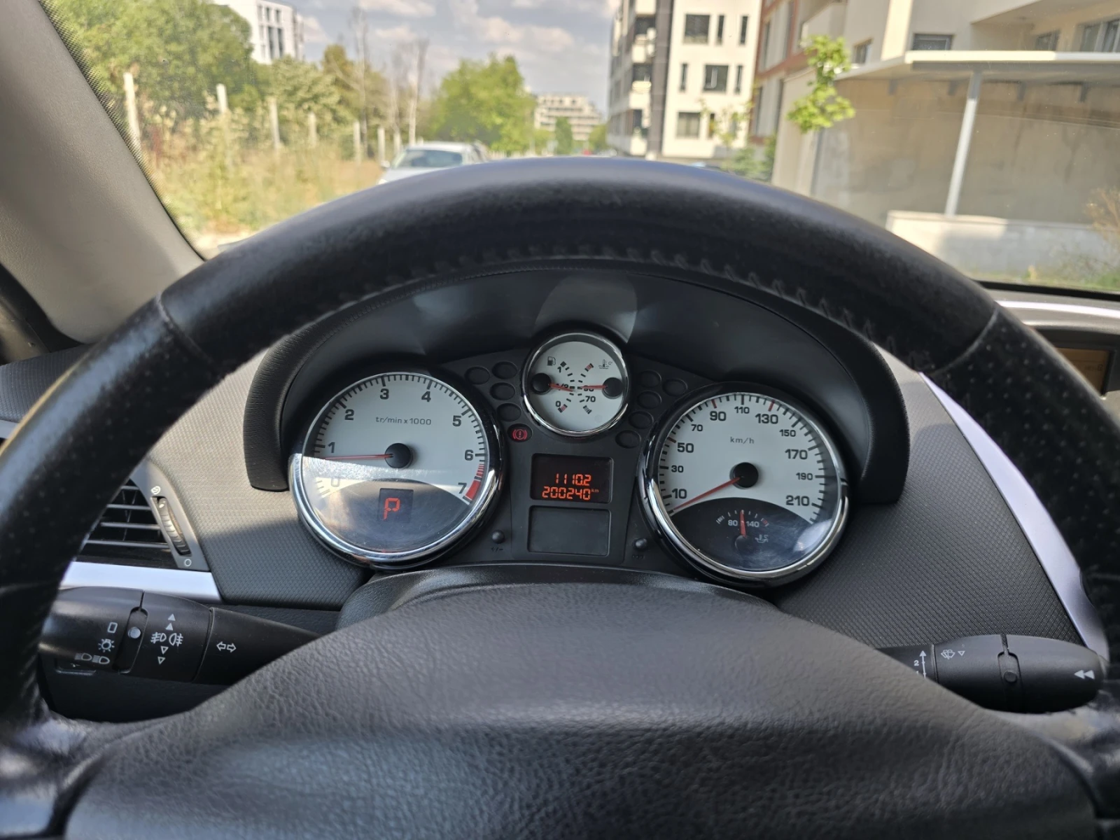Peugeot 207 cc, снимка 8 - Автомобили и джипове - 55710326