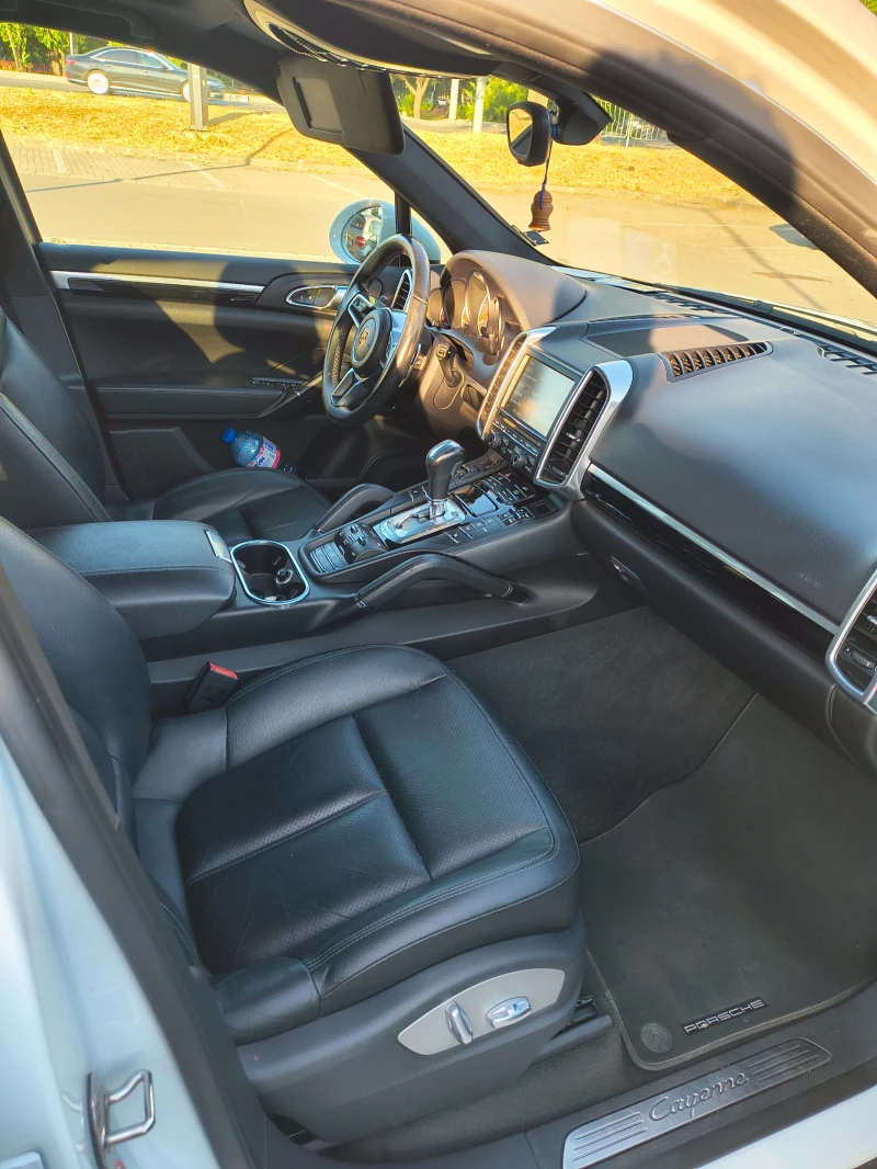 Porsche Cayenne, снимка 14 - Автомобили и джипове - 52097522