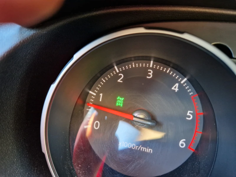 Nissan Qashqai 2, 0 TDI 4x4, снимка 13 - Автомобили и джипове - 52507902