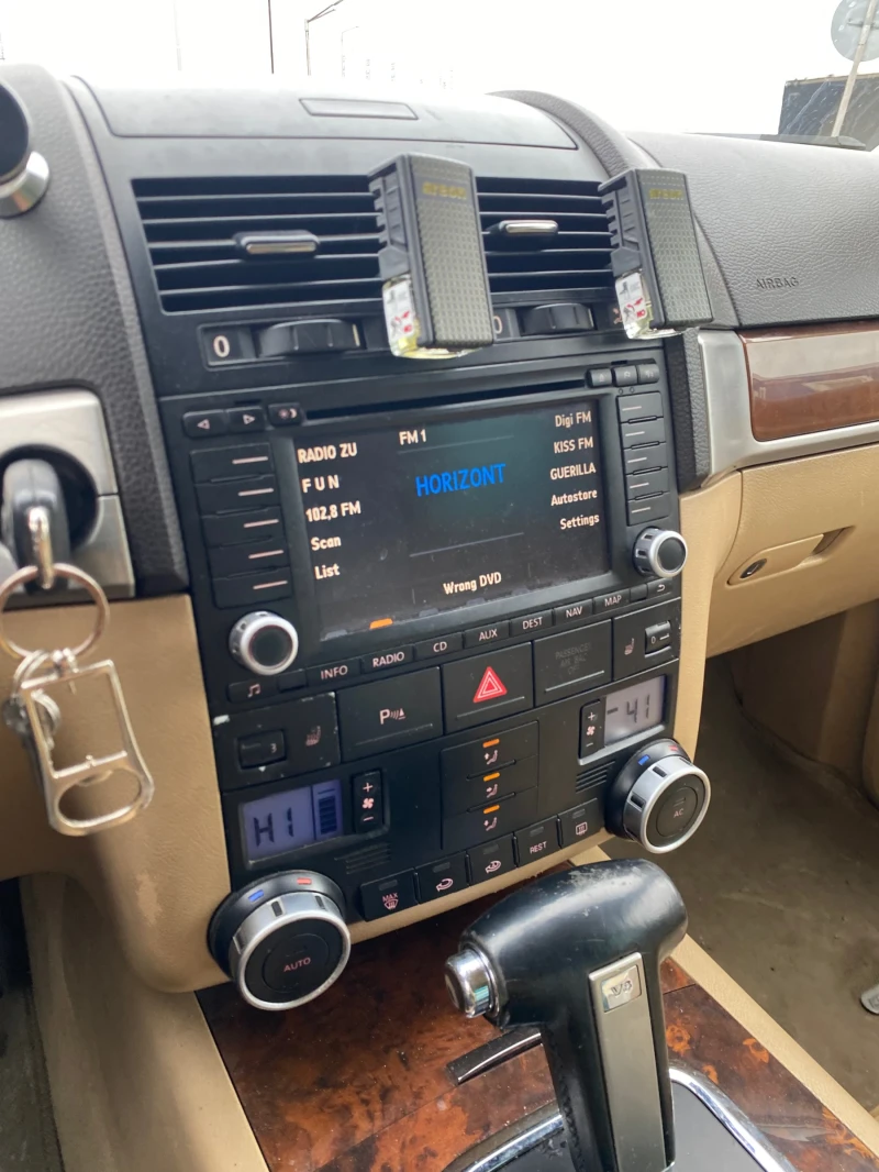 VW Touareg 3.0tdi, снимка 8 - Автомобили и джипове - 53427788